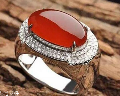 紅翡翠價(jià)格一般多少？紅翡翠的市場(chǎng)價(jià)值