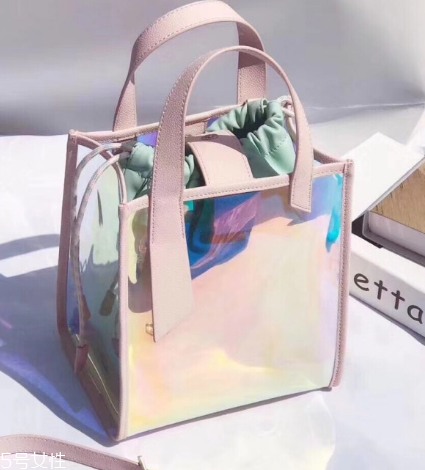 小ck鐳射包多少錢？charles keith鐳射包價(jià)格