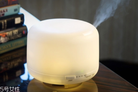 香薰燈怎么用？精油香薰燈使用注意事項(xiàng)