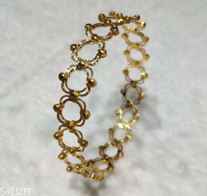 周大生伸縮戒指多少錢(qián)？周大生戒指變手鐲價(jià)格