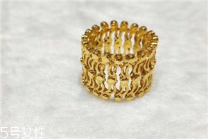 周大生伸縮戒指多少錢(qián)？周大生戒指變手鐲價(jià)格