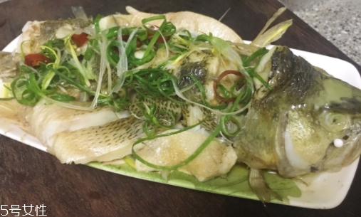葡萄籽油可以炒菜嗎？葡萄籽油可以炒什么菜