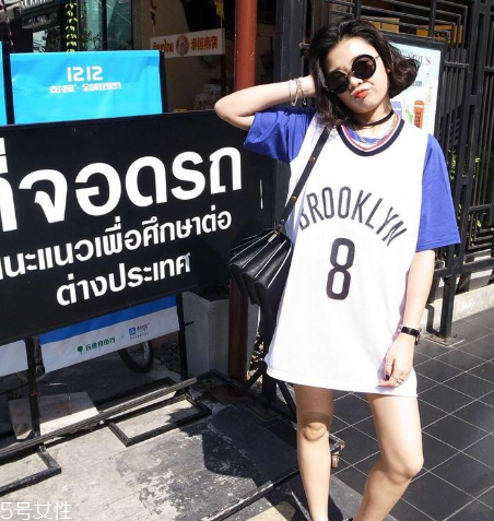 胸大的女生穿什么上衣？適合大胸女生的穿搭