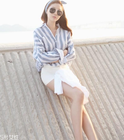 胸大的女生穿什么上衣？適合大胸女生的穿搭