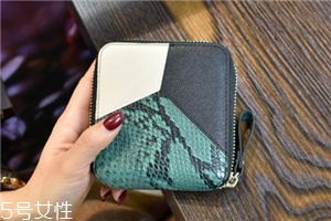 錢包長(zhǎng)毛了怎么清洗？錢包長(zhǎng)毛清洗方法