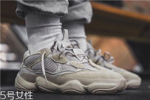 yeezy 500偏碼嗎？yeezy 500鞋碼標(biāo)準(zhǔn)嗎