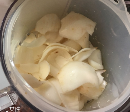 新鮮百合可以燉雞嗎？新鮮百合燉雞好吃嗎？