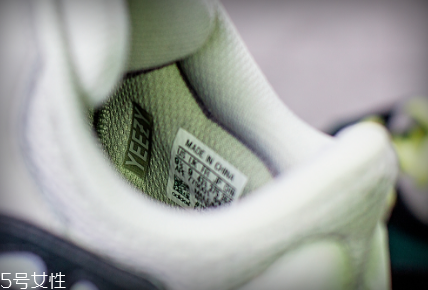 yeezy 700開箱測評(píng) yeezy 700上腳腳感怎么樣