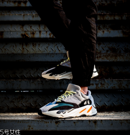 yeezy 700開箱測評(píng) yeezy 700上腳腳感怎么樣