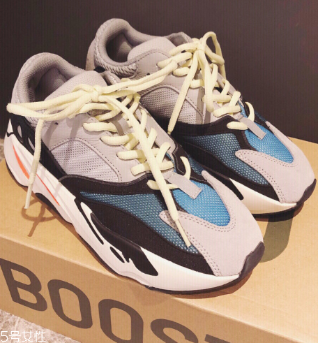 yeezy 700偏碼嗎？yeezy 700碼數(shù)正常嗎