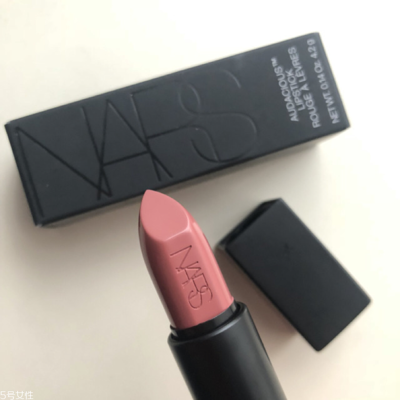 nars豆沙色口紅有幾支？nars兩款豆沙色對(duì)比試色