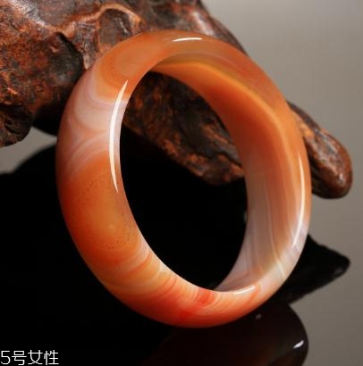 瑪瑙手鐲一般多少錢？瑪瑙手鐲市場行情