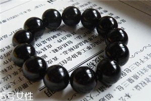 黑瑪瑙手串多少錢？黑瑪瑙手鏈市場價格