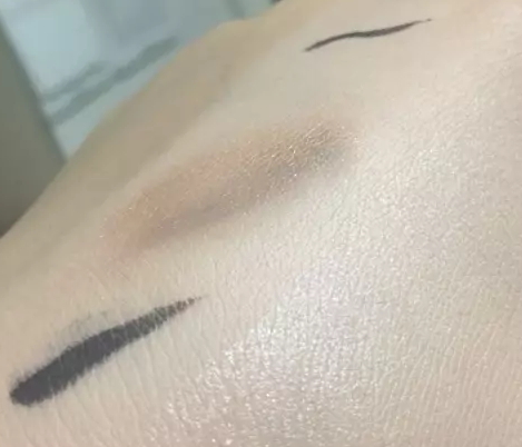 用防曬棒會(huì)花妝嗎？化妝了還能用防曬棒嗎