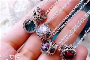項(xiàng)鏈上的wk是什么意思？項(xiàng)鏈上wk代表什么含義