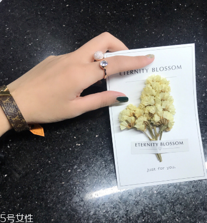 戒指為什么要纏紅線？戒指綁紅繩的意義