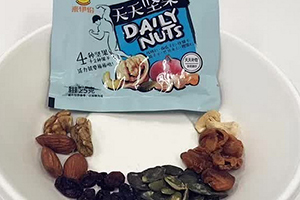 每日?qǐng)?jiān)果哪個(gè)牌子好？每日?qǐng)?jiān)果品牌對(duì)比