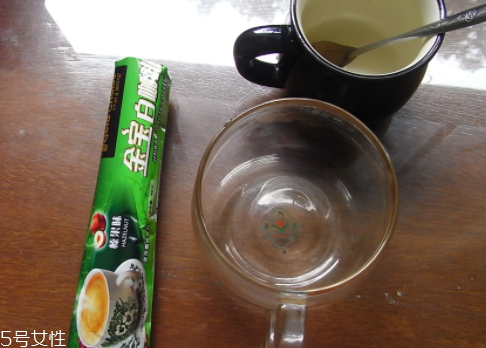 白咖啡是什么顏色？白咖啡是白色嗎？