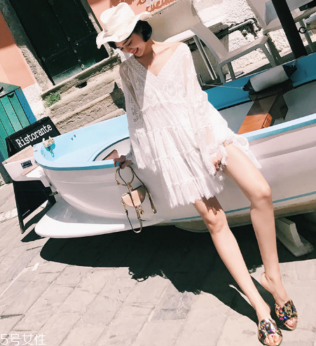 夏天穿什么樣的百褶裙好看？夏天適合穿什么百褶裙