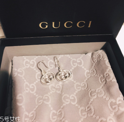 耳環(huán)對耳朵有傷害嗎？耳環(huán)對耳朵有影響嗎