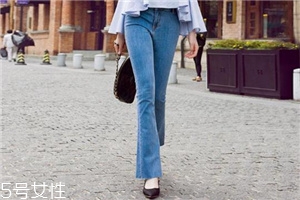 微胖女生適合什么牛仔褲？微胖女生牛仔褲穿搭技巧