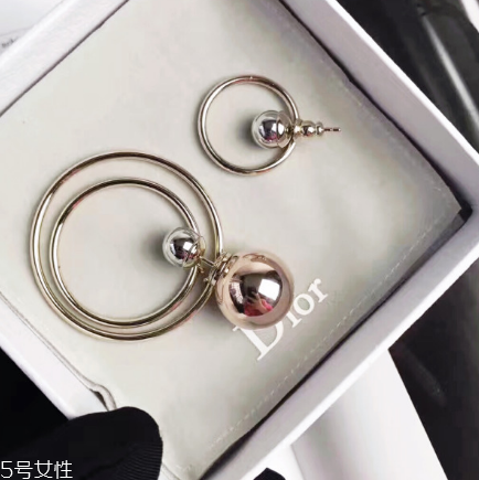 耳環(huán)后面的扣叫什么？耳環(huán)背后的扣叫法
