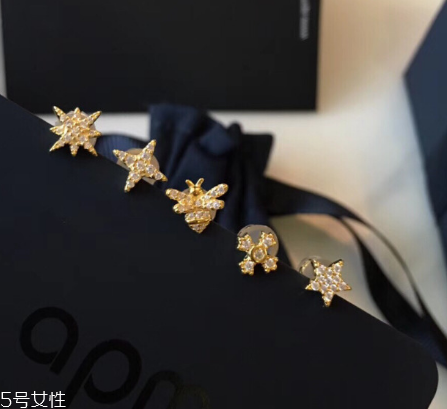 耳釘一定要純銀的嗎？耳釘不是銀的行嗎？