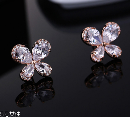 耳釘什么材質(zhì)的好？耳釘買什么材質(zhì)好？