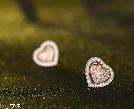 耳釘什么材質(zhì)的好？耳釘買什么材質(zhì)好？