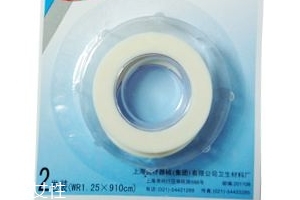 醫(yī)用膠布留下的膠痕怎么去除？