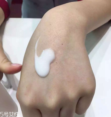 乳液可以當妝前乳嗎？乳液當妝前乳用好嗎？