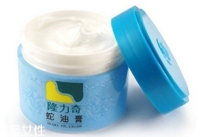 蛇油膏是蛇油做的嗎？蛇油膏里面有蛇油嗎？