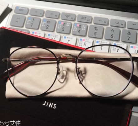 jins防藍(lán)光眼鏡有用嗎？jins防藍(lán)光眼鏡有效果嗎？