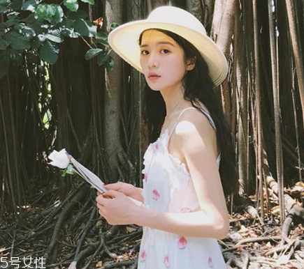 夏天拍照穿什么裙子好看？拍照適合穿什么裙子？