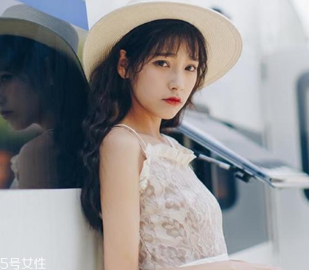 夏天拍照穿什么裙子好看？拍照適合穿什么裙子？