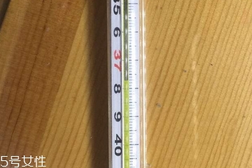 體溫計能測水溫嗎？水溫能用體溫計測嗎？