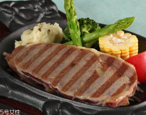 西冷牛排有肥肉嗎？西冷牛排是瘦肉嗎？