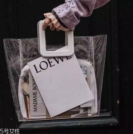 度假背什么包包好看？度假適合背什么包包？