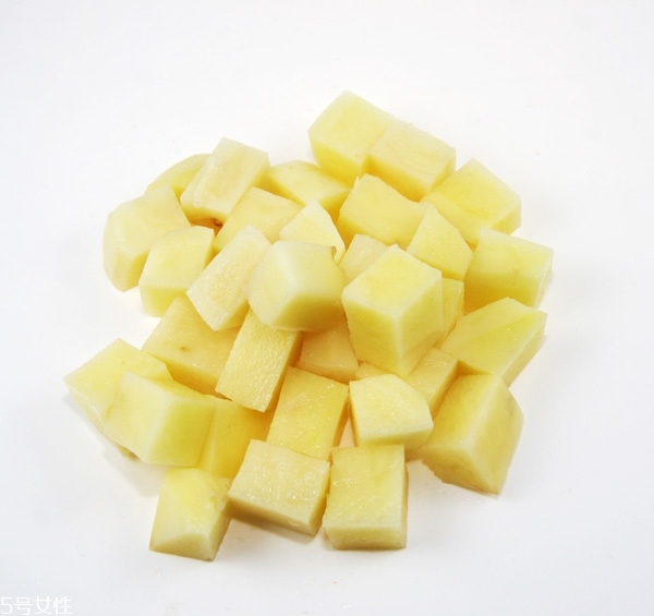 土豆要去皮嗎？土豆怎么去皮最快？