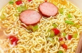 方便面是不是零食？方便面是不是發(fā)物？