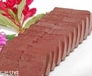 雞血會(huì)不會(huì)很臟？雞血怎么去灰塵？