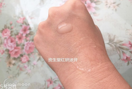 精華液是水嗎？精華液是什么做的？
