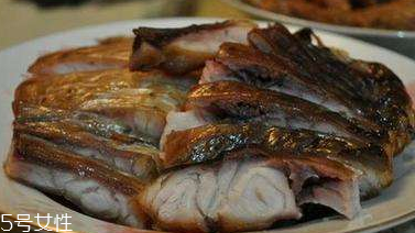 青魚能做魚干嗎？青魚怎么做成魚干？