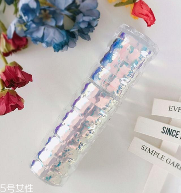 精華液二十歲能用嗎？適合二十歲用的精華液