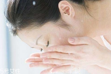敏感肌能用煙酰胺嗎？煙酰胺過敏肌可以用嗎？