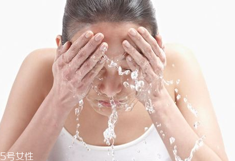 敏感肌可以用水楊酸嗎？水楊酸適合敏感肌嗎？