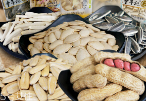 葵瓜子和南瓜子的區(qū)別 葵瓜子和南瓜子哪個(gè)好？