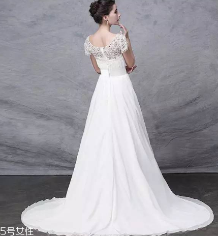 婚紗什么時候定？婚紗提前多長時間定？
