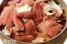 花生衣能和蜂蜜一起吃嗎？花生衣和桑棗一起煮會(huì)怎樣？