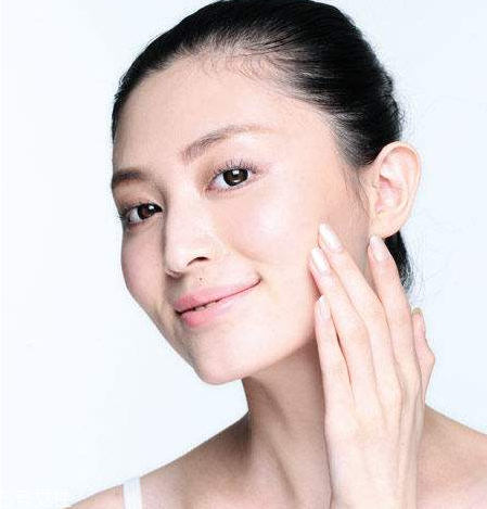 干皮可以用散粉嗎？皮膚干用什么散粉？